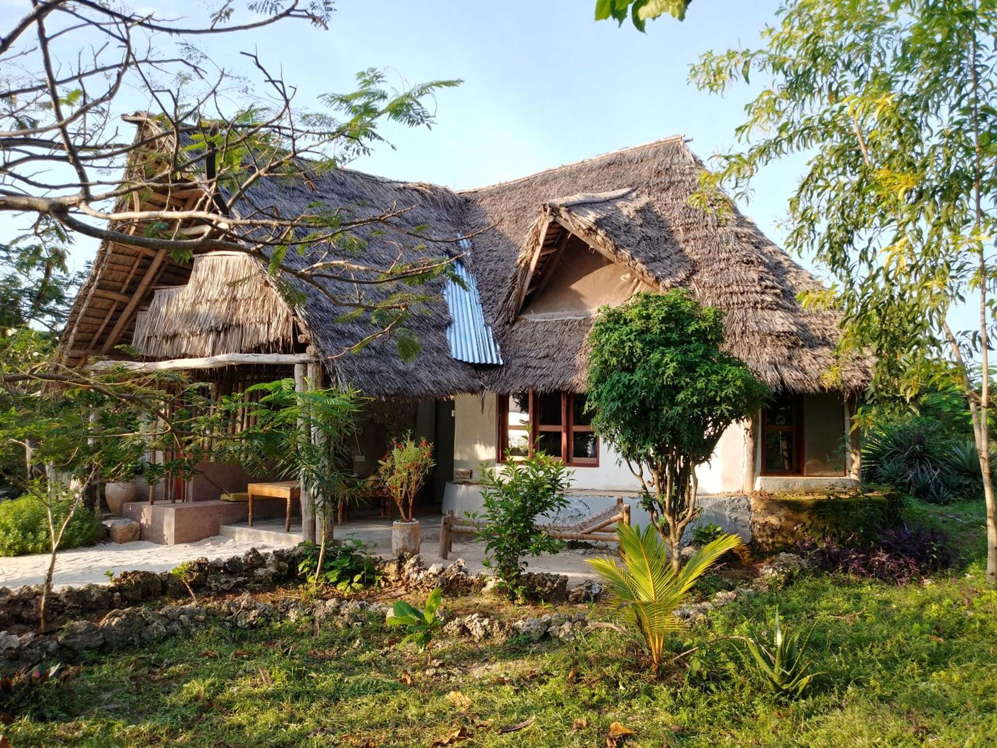 Afya Village At The Sea Michamvi Quarto foto